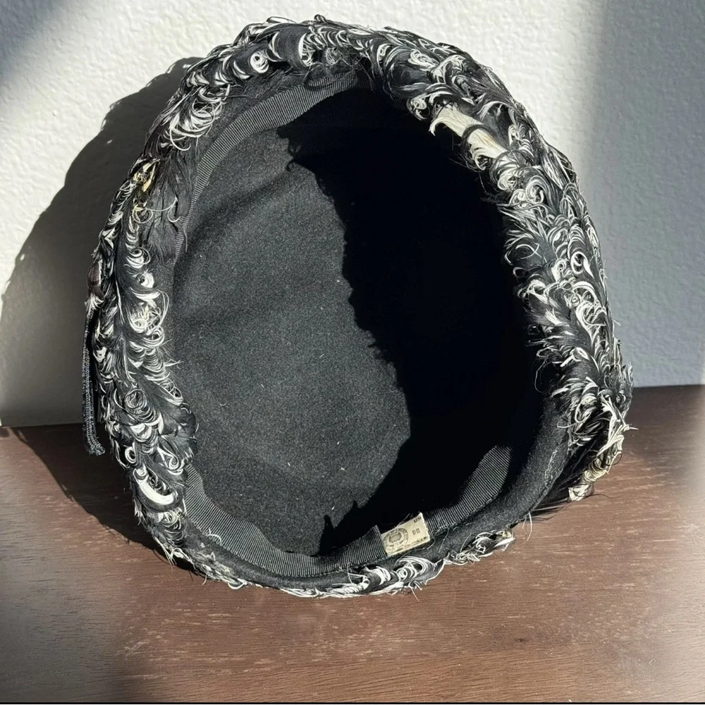 VTG Feather Pillbox Hat – Made in Japan – Black & White Curled Feathers Size BB